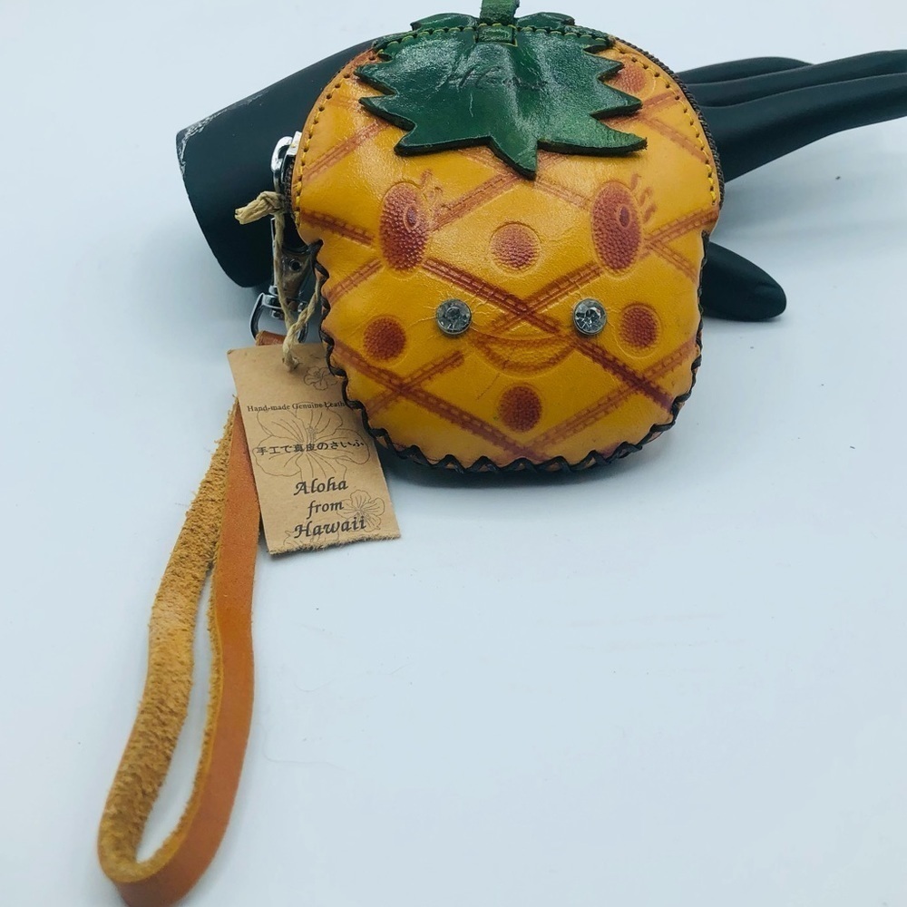 Hawaii leather wristlet pineapple rhinestone eyes‎